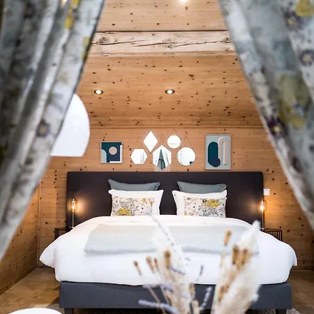 4 Saisons With Jacuzzi - Chalet *