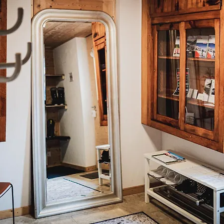 4 Saisons With Jacuzzi - Chalet Ovronnaz