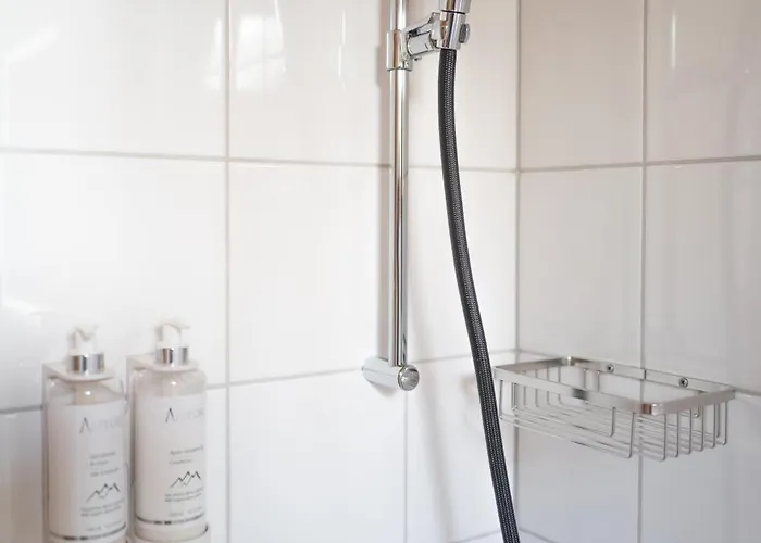 4 Saisons With Jacuzzi - *