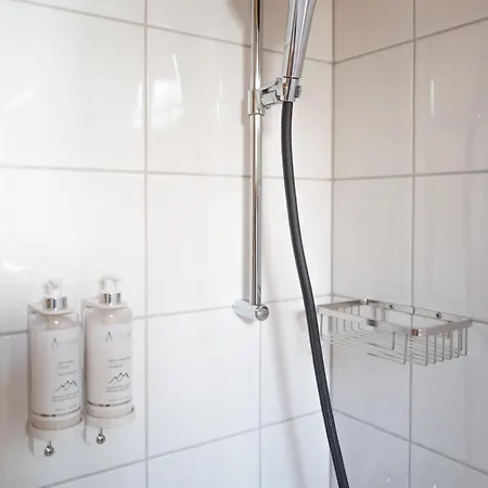 4 Saisons With Jacuzzi - *