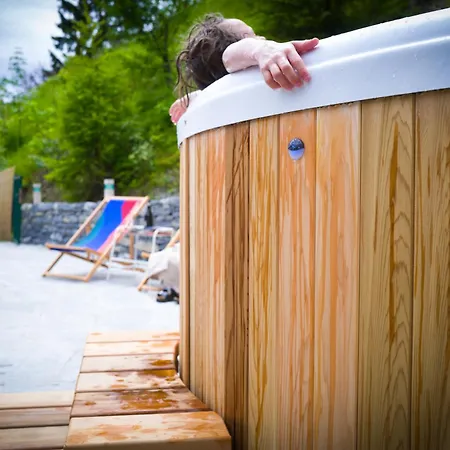 4 Saisons With Jacuzzi - Chalet Ovronnaz