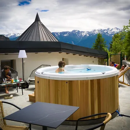 4 Saisons With Jacuzzi - 木屋
